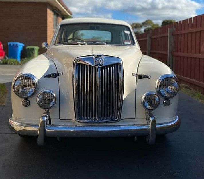 For Sale: 1958 MG Magnette ZB front grill